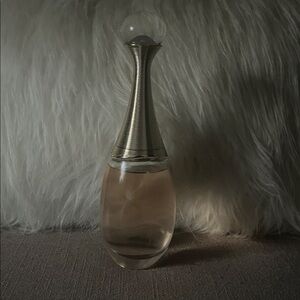 Elegant Gold and Clear Decorative Vase